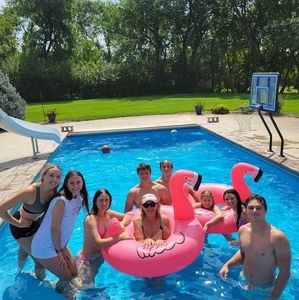 Meet your Posher, Becky